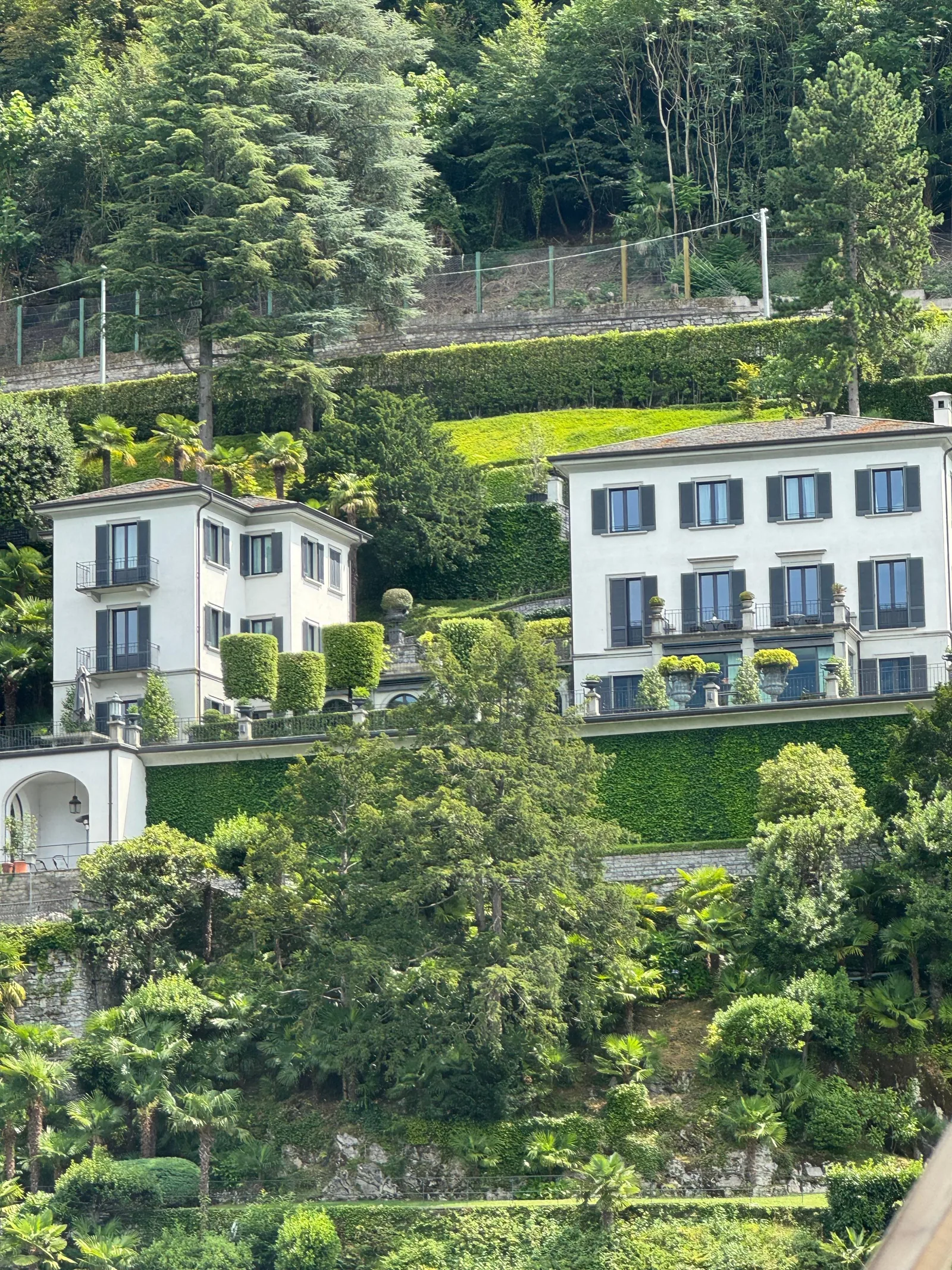 Villa Palatina sul lungolago di Como vista dal lago
