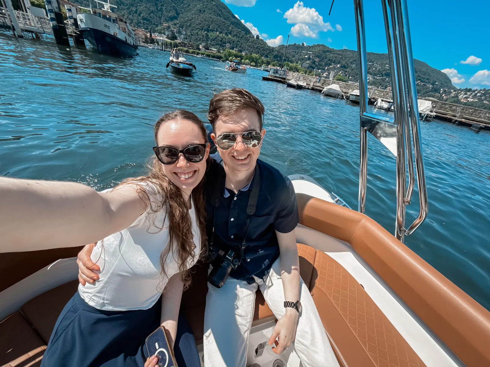 Tour privado en barco por el Lago de Como · 1 hora