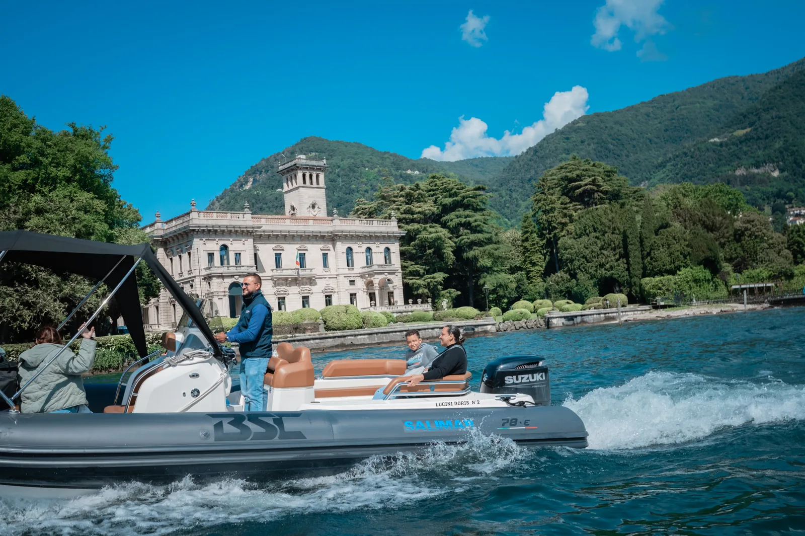 Tour privado en barco por el Lago de Como · 1 hora