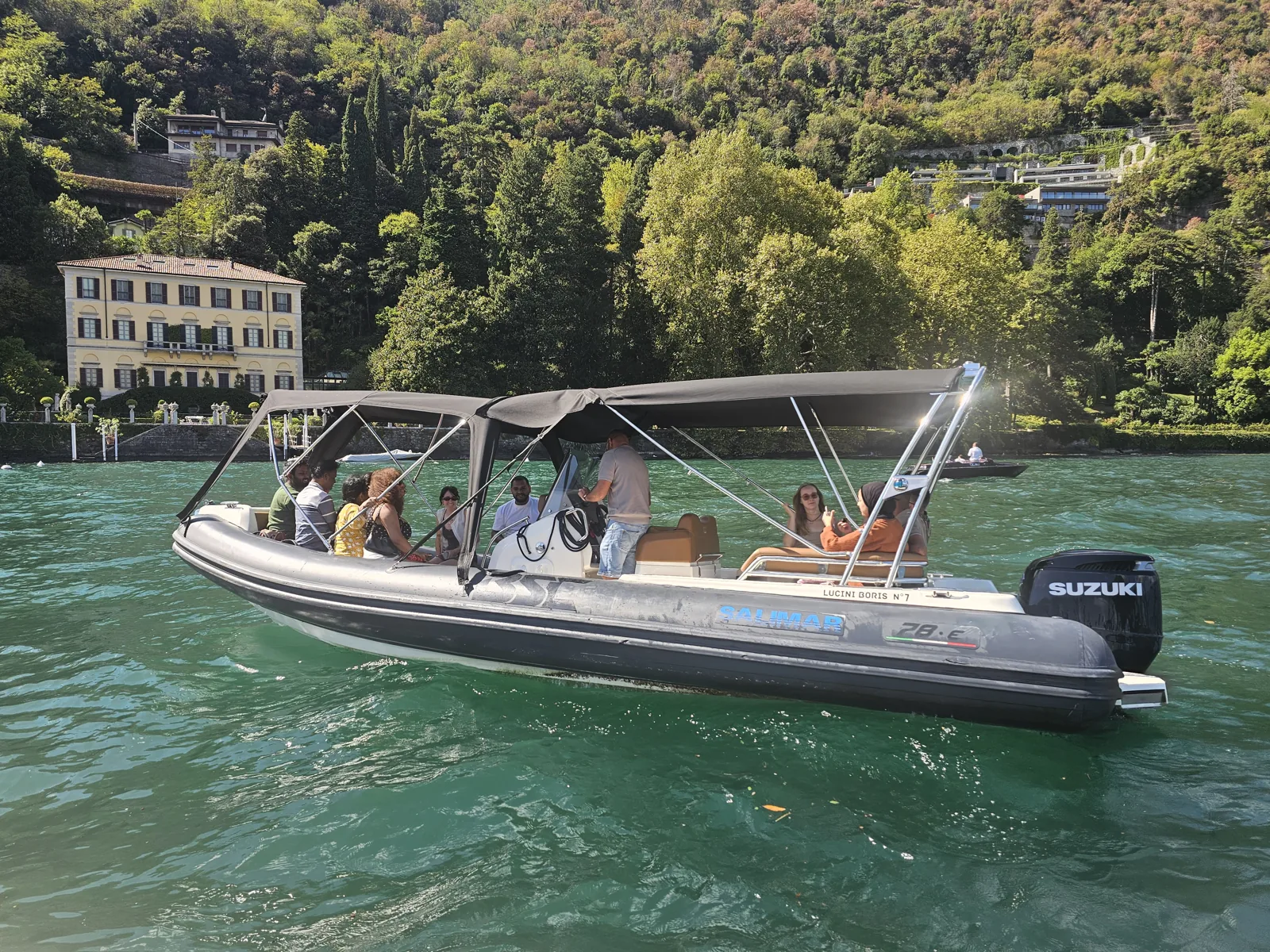 Bootstour in kleiner Gruppe · 1 Stunde · mit Prosecco-Aperitif — Bootstour am Comer See