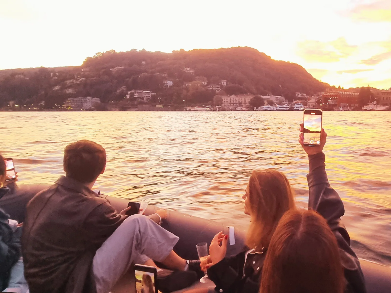 Bootstour in kleiner Gruppe · 1 Stunde · mit Prosecco-Aperitif — Bootstour am Comer See