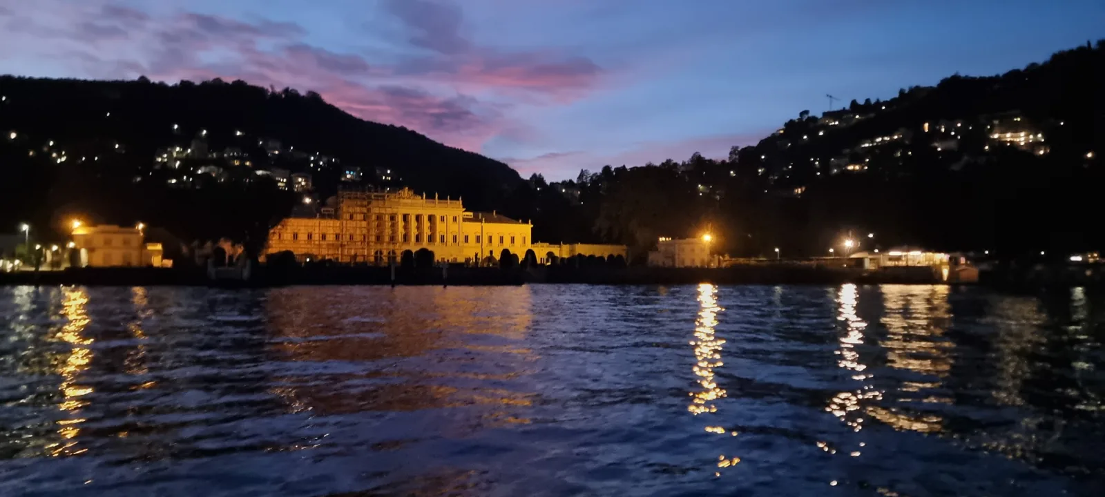 Bootstour in kleiner Gruppe · 1 Stunde · mit Prosecco-Aperitif — Bootstour am Comer See