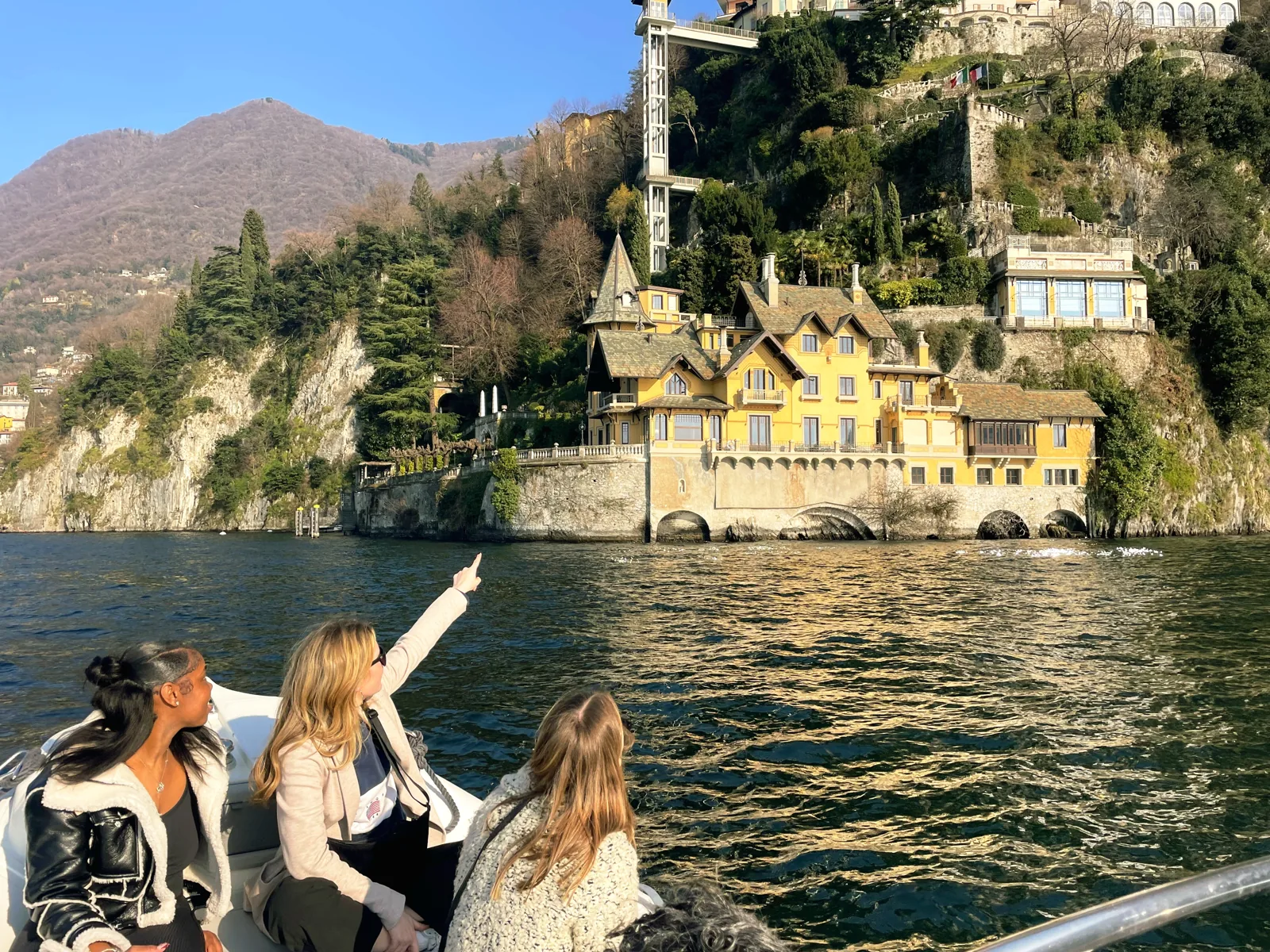 Paseo compartido en grupo reducido · 1 hora · con aperitivo y prosecco