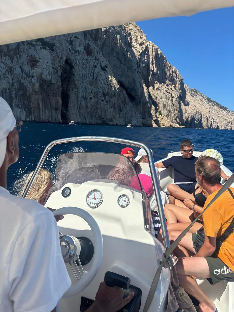 Tavolara & Molara Tour in kleiner Gruppe · Prosecco und Snacks